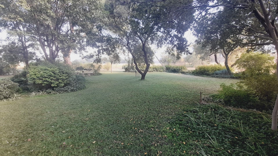 6 Bedroom Property for Sale in Kameeldrift-Wes North West
